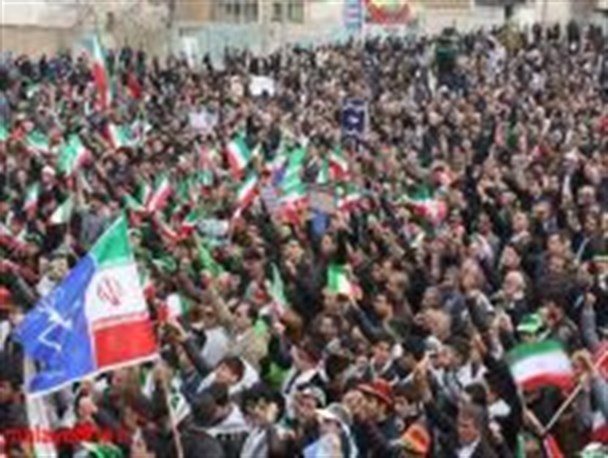 شعار اصلی ملت ایران جمهوری اسلامی است