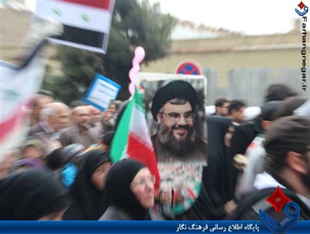 حضور اتباع عراقی و لبنانی در راهپیمایی 22 بهمن قم+تصویر