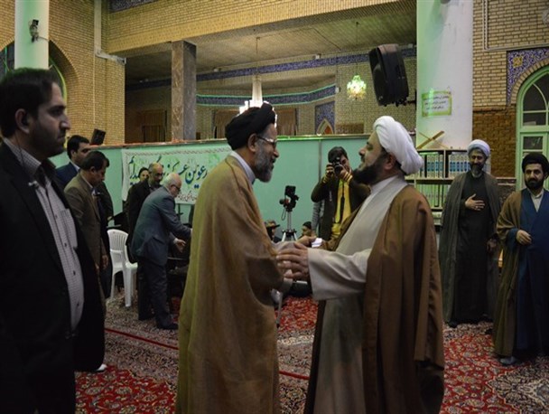 رهبر انقلاب، مسیر انقلاب را در همان ریل تنظیمی امام خمینی (ره) ادامه دادند/ همه کارهای انقلاب، به دستان مردم سپرده شده است