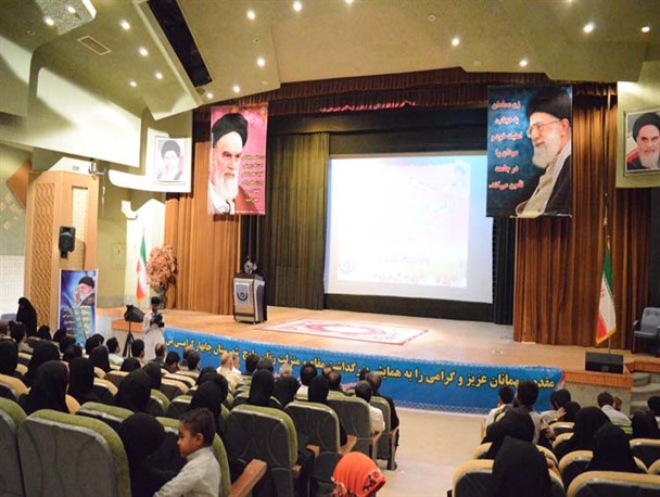 نخستین همایش نقش زن بلوچ در مقابله با جریان های تکفیری در چابهار برگزار شد/ عکس