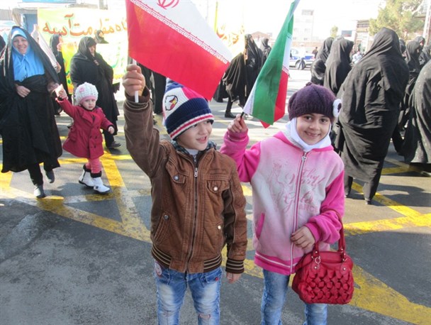 کودکان انقلابی آذرشهر در 22 بهمن