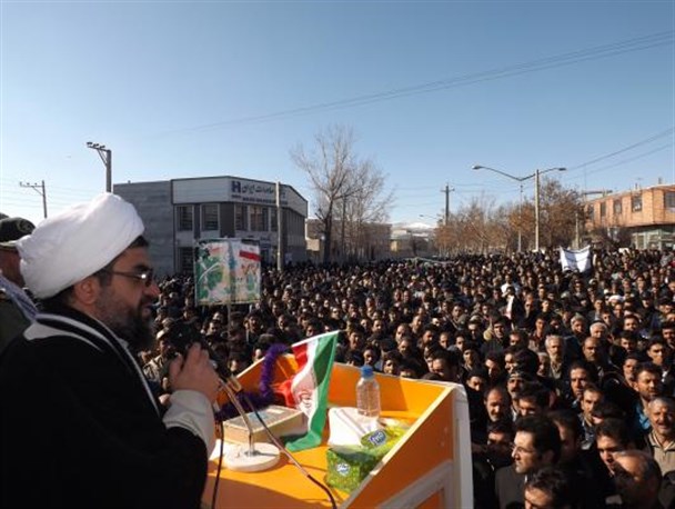 بد خواهان بدانند؛ ملت ایران از آرمان‌هایش دست بر نمی‌دارد/ خرید و فروش رأی خیانت به مردم و نظام است