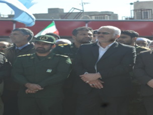 انقلاب اسلامی ایران مظهر تجلی نور در ظلمت است