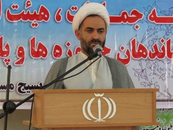 اُف بر تفکری که با سیره شهدا جور درنمی آید/ مسئولی که برای سرکرده فتنه صلوات می فرستد چه جوابی برای شهدا دارد؟/ بشکند کمر کسی که با نظام راست نمی شود