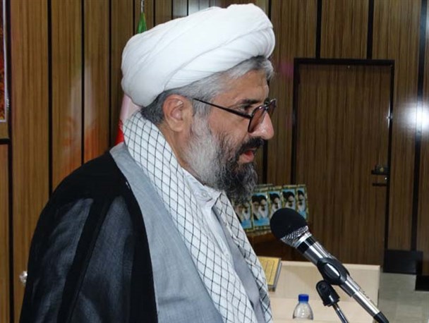 سکوت مسئولان در برابر توطئه های دشمنان اوج ذلت طلبی است