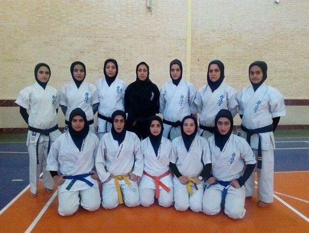 تیم کاراته بانوان خرامه مقام اول فارس را کسب کرد