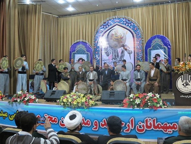 اختتامیه اولین جشنواره دف‌نوازی و مولودی‌خوانی کردستان به روایت عکس