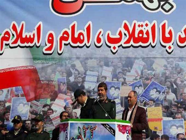 برخی مسئولین به جای نشان دادن قدرت خود به دنبال زیر سوال بردن امنیت کشور هستند