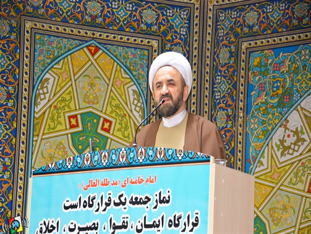 ملت ایران جواب امریکا و ترامپ کم عقل را داد/برای چنین حضور باشکوهی نماز شکر به جای آورید/اوایل انقلاب حتی سیم خاردار هم به کشور ما نمی فروختند