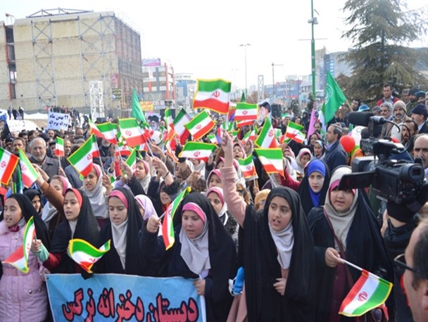 فریاد «مرگ بر آمریکا» در پردیس طنین انداز شد