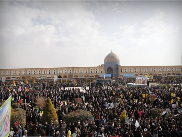 یک اصفهان و یک دنیا فریاد مرگ بر آمریکا در یوم الله ۲۲بهمن+ تصاویر