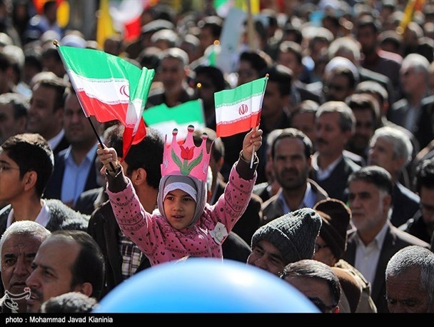 مسئولین داخلی باید از قاطعیت رهبری درس بگیرند/حفظ انقلاب فقط با سازش و مذاکره امکان پذیر نیست/ اختلاس و فیش های نجومی مایه نگرانی است