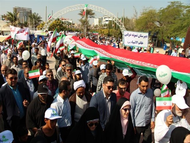 حضور تماشایی مدافعان خلیج فارس در راهپیمایی 22بهمن