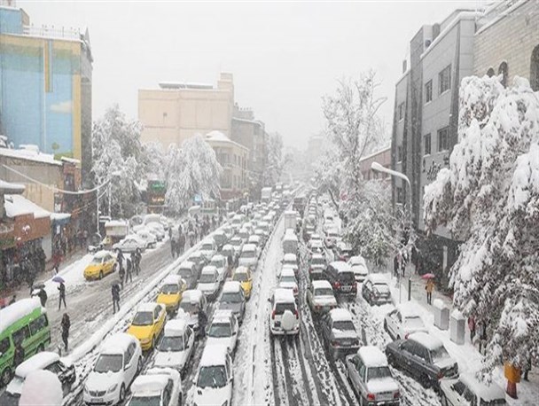 تردد با زنجیر چرخ در محور های 8 استان/ کولاک در محورهای 4 استان