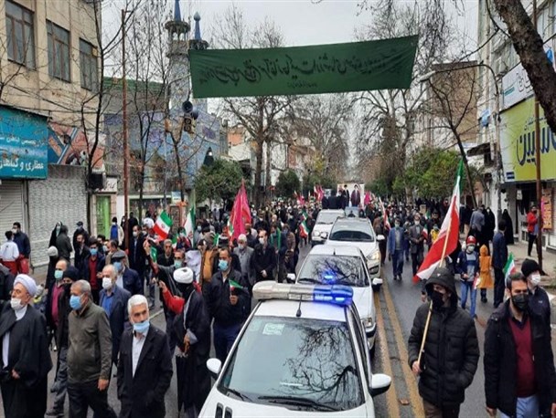 راهپیمایی گرم مردم مازندران در هوای سرد/خروش مردم زیر ترنم باران رحمت الهی