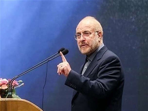 دشمن بر جنگ رسانه‌ای و اقتصادی متمرکز شده است/ انقلاب اسلامی حقیقت همیشه زنده است