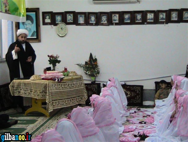 دانش آموزان دختر کلاچایی جشن تکلیف برگزارکردند