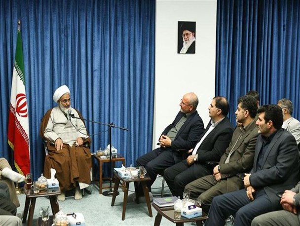 دستگاه‌ها از دخالت در کار یکدیگر پرهیز کنند/ ائمه جماعت باید به دور از انگیزه‌های مالی در مساجد کار کنند
