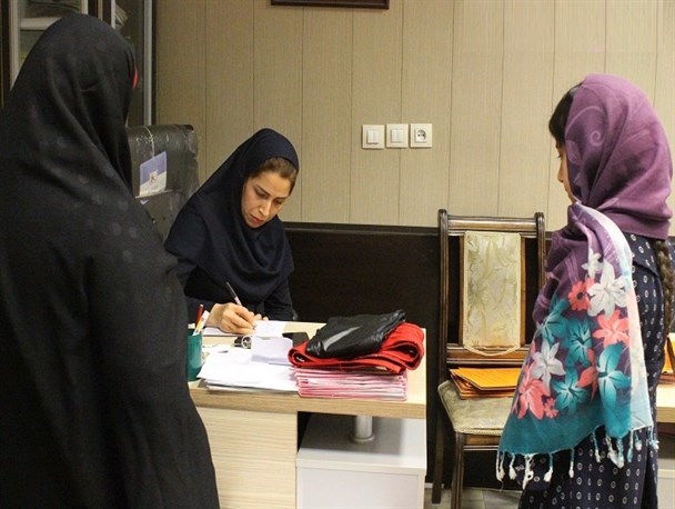اهدای پوشاک نو به نیازمندان از سوی اتحادیه صنف پوشاک ساری