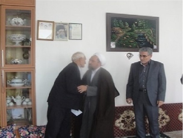 تقدیر مسئولان شهرستان بیله سوار از خانواده شهداء به مناسبت «روز شهدا» +عکس
