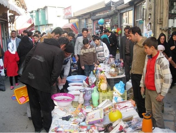یخ زدگی حاکم بر بازار ملکان در آستانه عید نوروز/ وقتی مردم برای تفریح به بازار می آیند