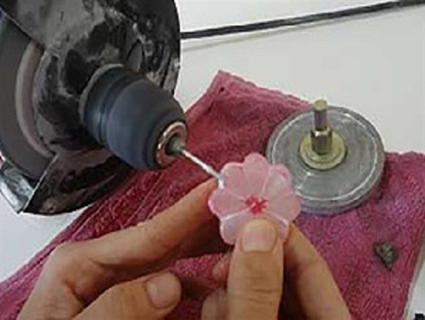 جوانان کشور ما حال کار کردن ندارند/ کارآفرینان در ابتدای امر به هر کسی اعتماد نکنند