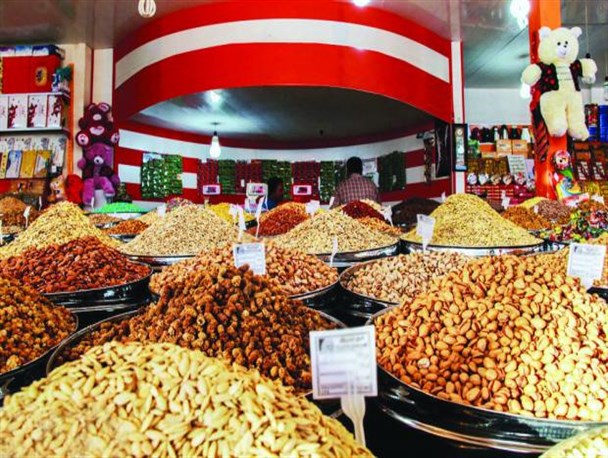 گرانی آجیل؛ عیدی بازار به مشتریان/ جیب های گریان زیر بار پسته خندان!