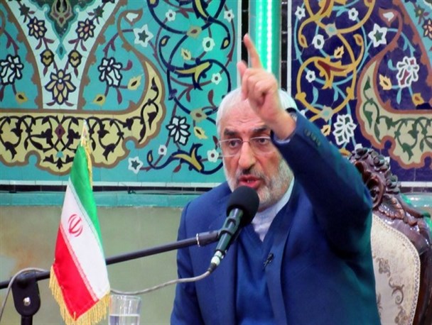 بریز و بپاش ها ترویج «تفکر اشرافی‌گری» است/ دولت با مردان ‏هزارمیلیاردی نمی تواند به فکر مستضعفان باشد