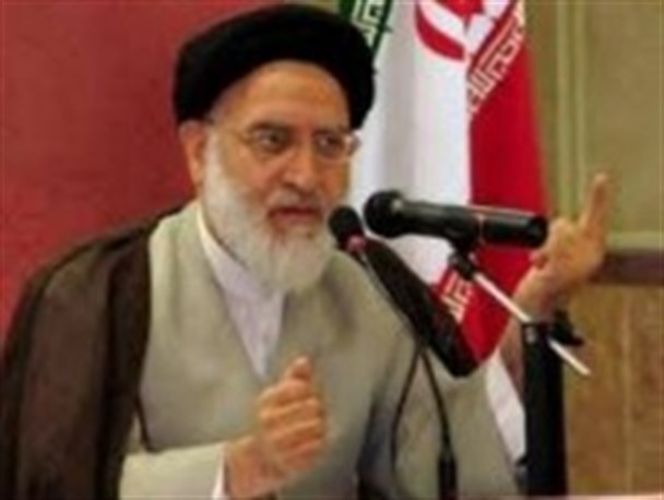 تمامی مسئولان باید در جهت تحقق اقتصاد مقاومتی تلاش کنند