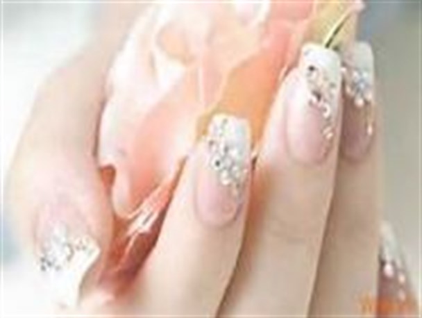 کاشت ناخن و احکام آن