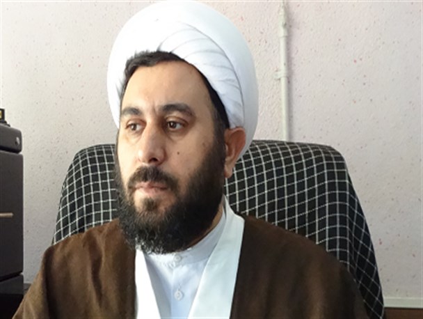 ستوده: آبروی مؤمن بالاتر از کعبه است
