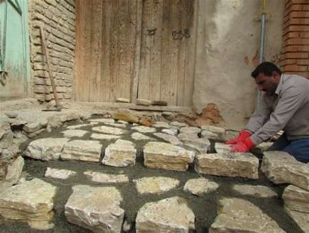 عملیات اجرایی سنگ فرش بافت قدیم مجن آغاز شد