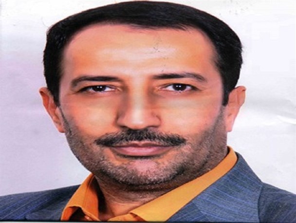 مدیر کم‌کار نباید به خود اجازه پذیرفتن منصب بدهد/نماینده دخالت مستقیم در جابه جایی مسئولان ندارد