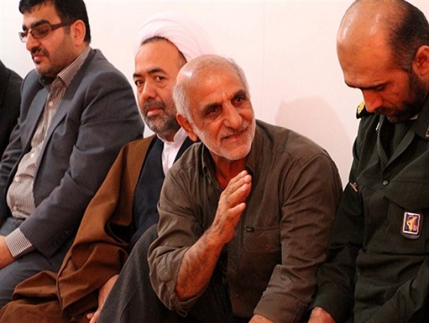 دیدار جمعی از مسئولان شهرستان نکا با خانواده دومین شهید مدافع حرم نکا +عکس