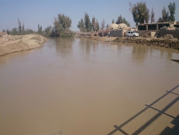 از عدم لایروبی بستر رودخانه ها و تالاب تا زیر آب رفتن  زمین های کشاورزی/در صورت حمایت مسئولین مردم خود قادر به لایروبی هستند