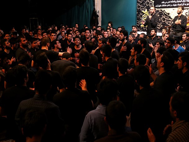 مراسم شب شهادت امام هادی(ع) در هیئت صاحب العصر(عج) اراک+ تصاویر