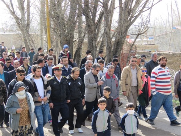 همایش بزرگ پیاده روی خانوادگی در نیر برگزار شد+تصاویر