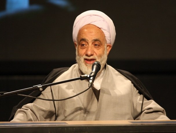 مبلغان با فراگیری مهارت سخنرانی به نشر دین بپردازند
