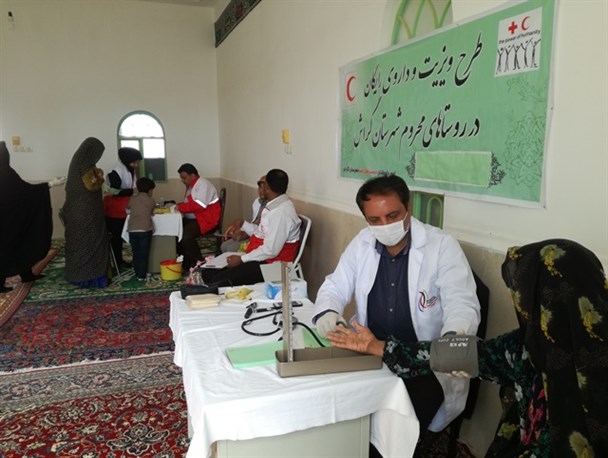 نخستین کاروان سلامت سال 96 هلال احمر گراش در روستای بشیرآباد