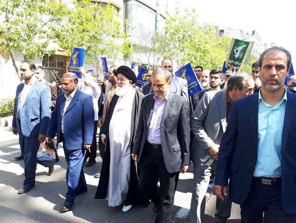 راهپیمایی نمازگزاران مشهد در حمایت از سپاه پاسداران با حضور مسئولین استانی