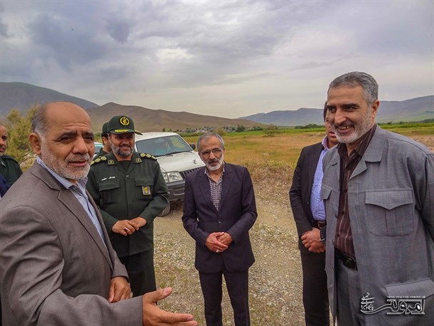 معاون آماد و پشتیبانی ستاد کل نیروهای مسلح از طرح های اقتصاد مقاومتی شهرستان صحنه بازدید کرد