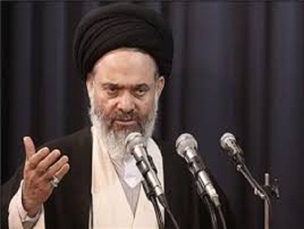 ولایت پذیری حضرت عباس (ع) بی نظیر بود/ عده ای در زمان جنگ از جای خود تکان نخوردند