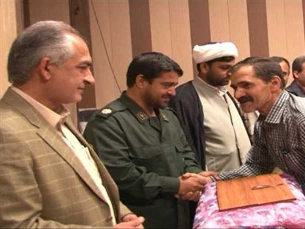 تجلیل از ۳۰ جانباز و آزاده خاشی + تصاویر