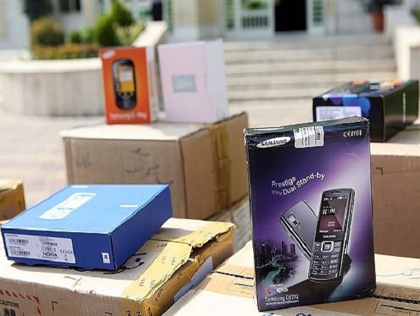 کشف 873 دستگاه گوشی تلفن همراه قاچاق در بندرلنگه