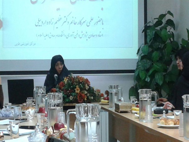 دشمن درصدد تغییر سبک زندگی مردم ما است