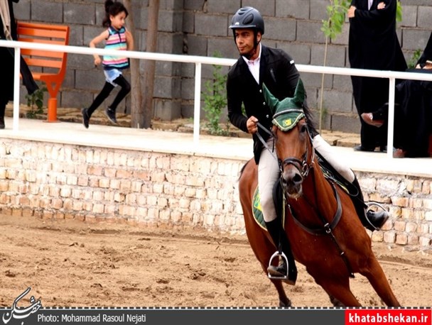 مسابقات جایزه بزرگ پرش با اسب در آران و بیدگل/ تصاویر