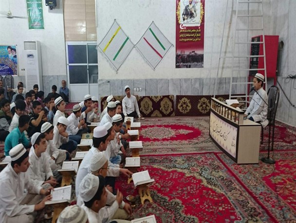 کرسی تلاوت قرآن به یاد جانبخاتگان معدن آزادشهر/تصاویر