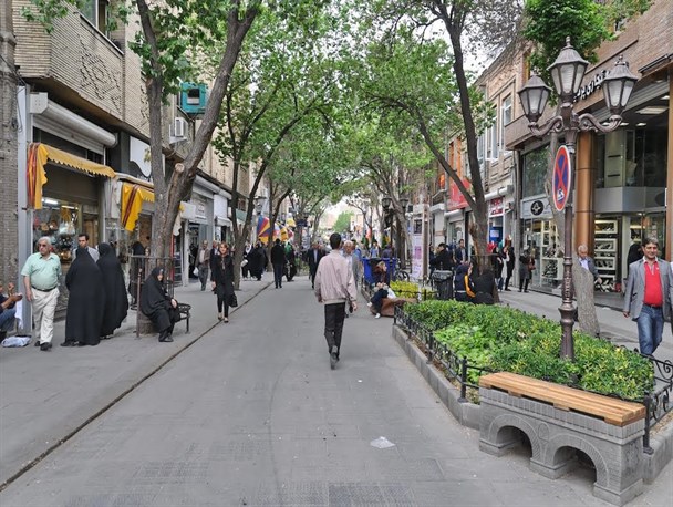 ایجاد فضای گفتگو در پیاده رو ها از ویژگی های شهر انسان محور است/آبادانی و توسعه متوازن شهر تنها در گرو تحقق عدالت است