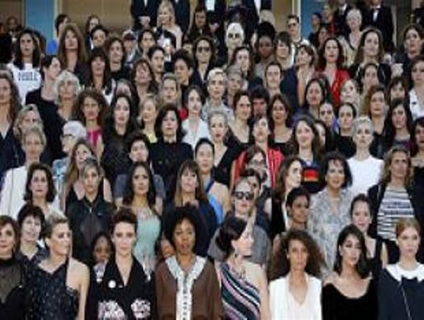 اعتراض ستارگان زن سینما به نابربری جنسیتی دستمزدها و جوایز روی فرش قرمز کن