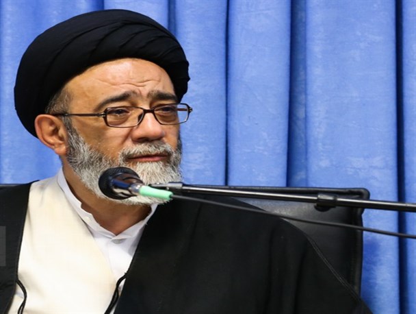 در برخی رستوران‌ها مجوز اجرای موسیقی مجاز را گرفته‌اند ولی برنامه دیگری اجرا کرده‌اند/ تا جایی که مقررات اجازه می‌دهد با اجرای موسیقی مخالفتی ندارم